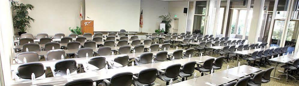 פומונה Kellogg West Conference Center & Hotel מראה חיצוני תמונה